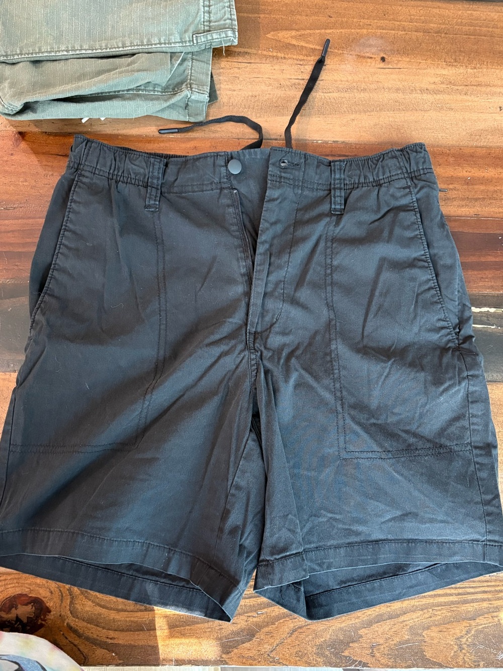 Old Navy men’s shorts- black